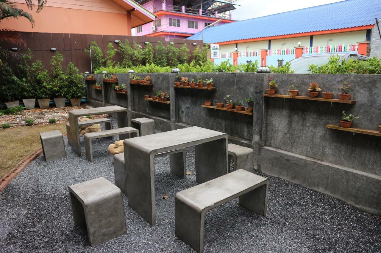 Maya Bed And Food Hostel Chiang Mai Exterior foto