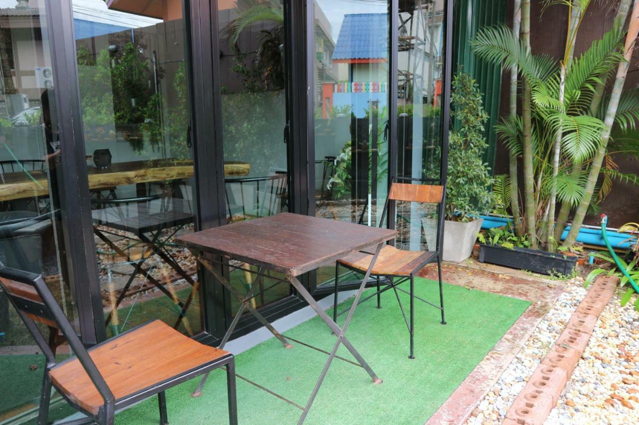 Maya Bed And Food Hostel Chiang Mai Exterior foto