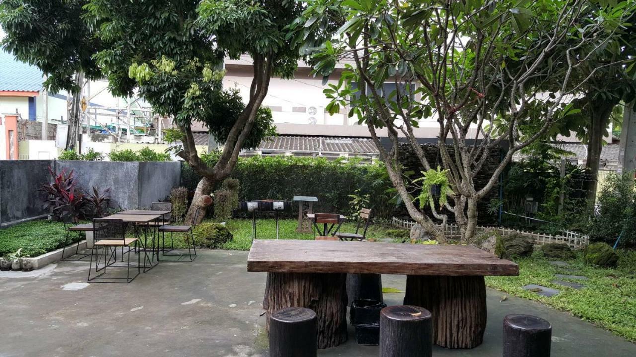 Maya Bed And Food Hostel Chiang Mai Exterior foto
