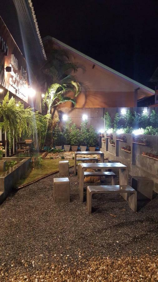 Maya Bed And Food Hostel Chiang Mai Exterior foto