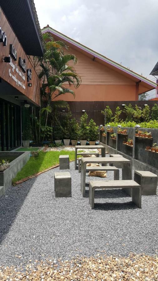 Maya Bed And Food Hostel Chiang Mai Exterior foto