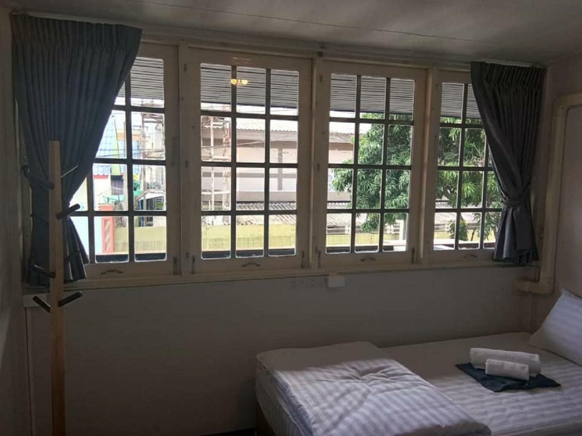 Maya Bed And Food Hostel Chiang Mai Exterior foto